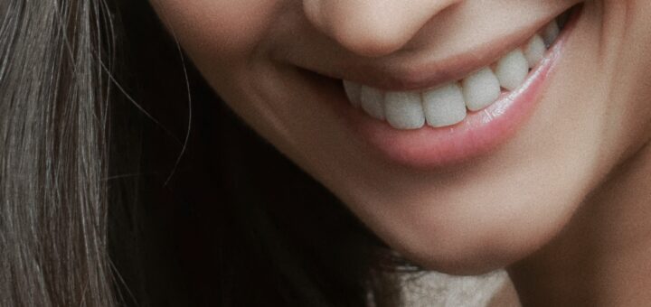 Få lige tænder med Invisalign